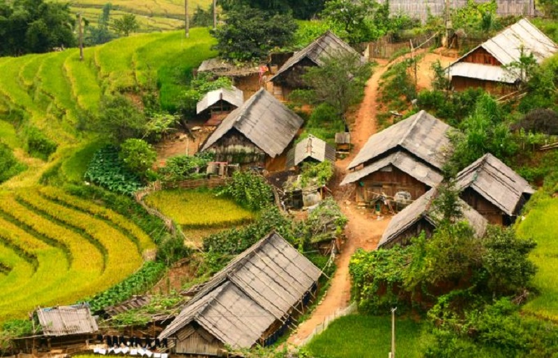 Khám phá vẻ đẹp làng Ý Linh Hồ cuối cùng năm 2023