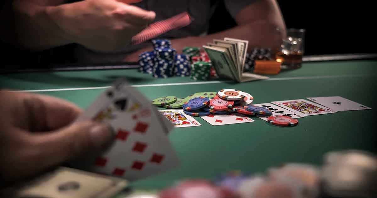 Làm thế nào để chơi poker hợp pháp?