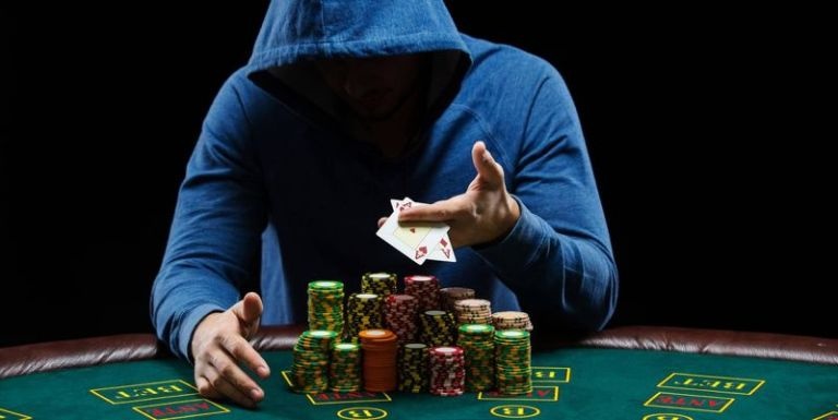 Cá trong poker là gì? Dấu hiệu nhận biết cá trong poker