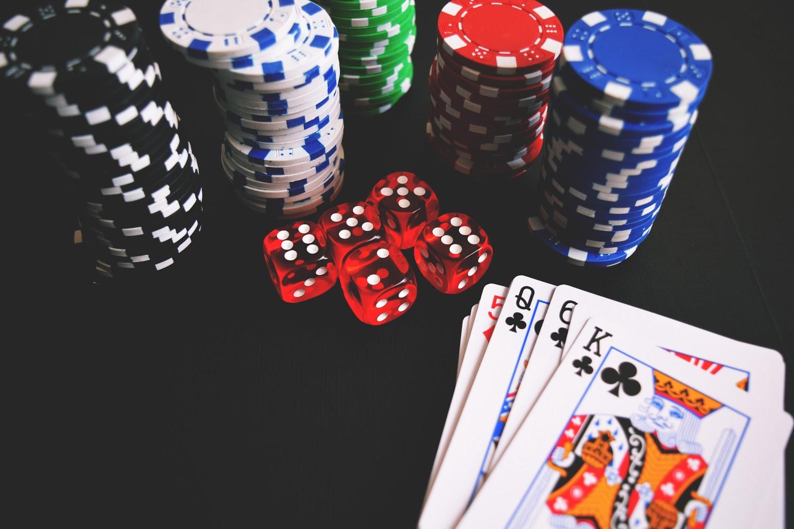 Có bao nhiêu lá bài trong trò chơi bài này? - Gamebay88