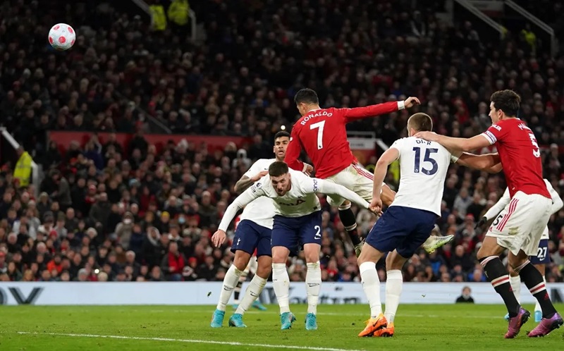 Hat trick là gì? Một số ý nghĩa của nó trong bóng đá