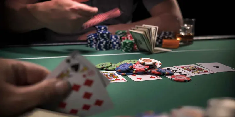 Thứ Tự Bài Mạnh Trong Poker Từ Cao Đến Thấp