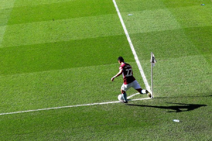 Đá phạt góc là gì? Luật phạt, kỹ thuật, tình huống áp dụng