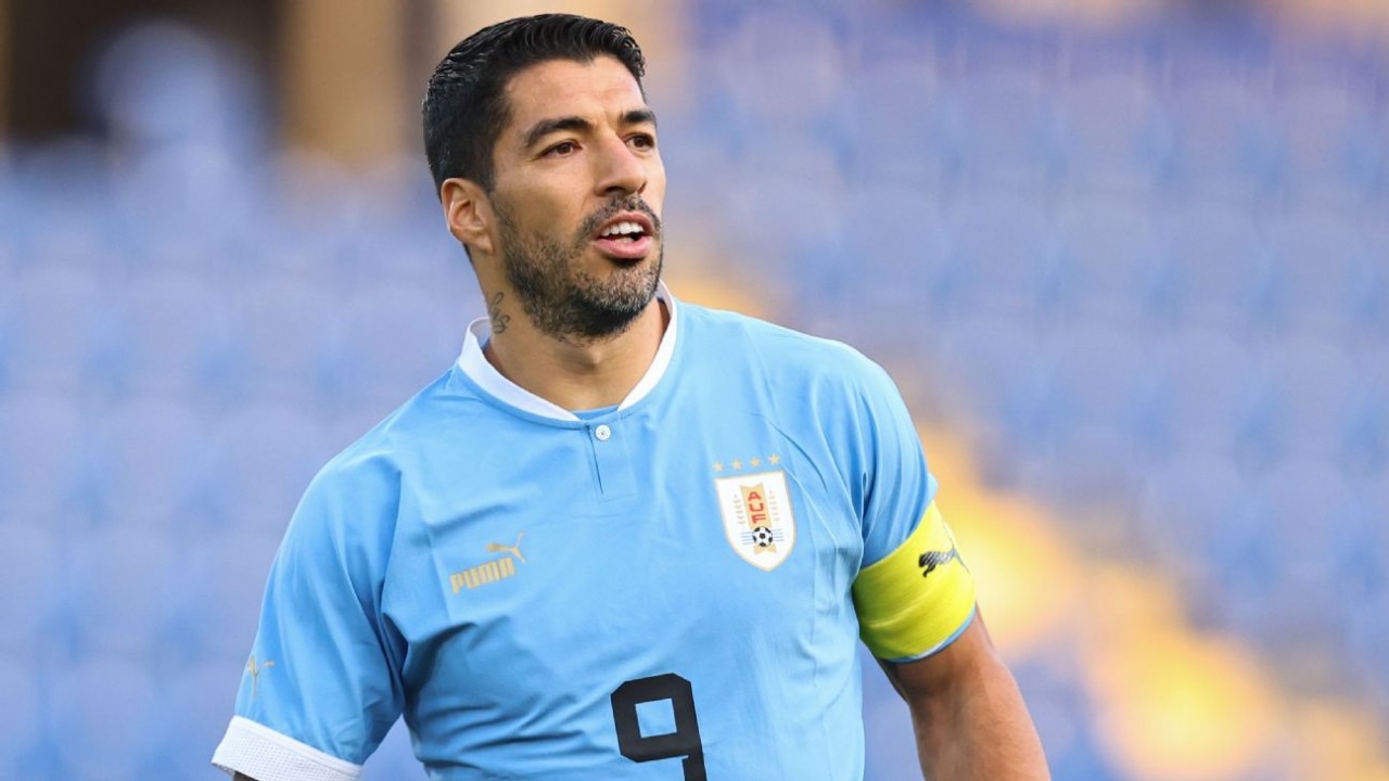 Luis Suarez Là Ai? Tiểu Sử Và Sự Nghiệp Cầu Thủ Tây Ban Nha