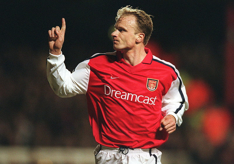 Dennis Bergkamp với những pha xử lý bóng tinh tế