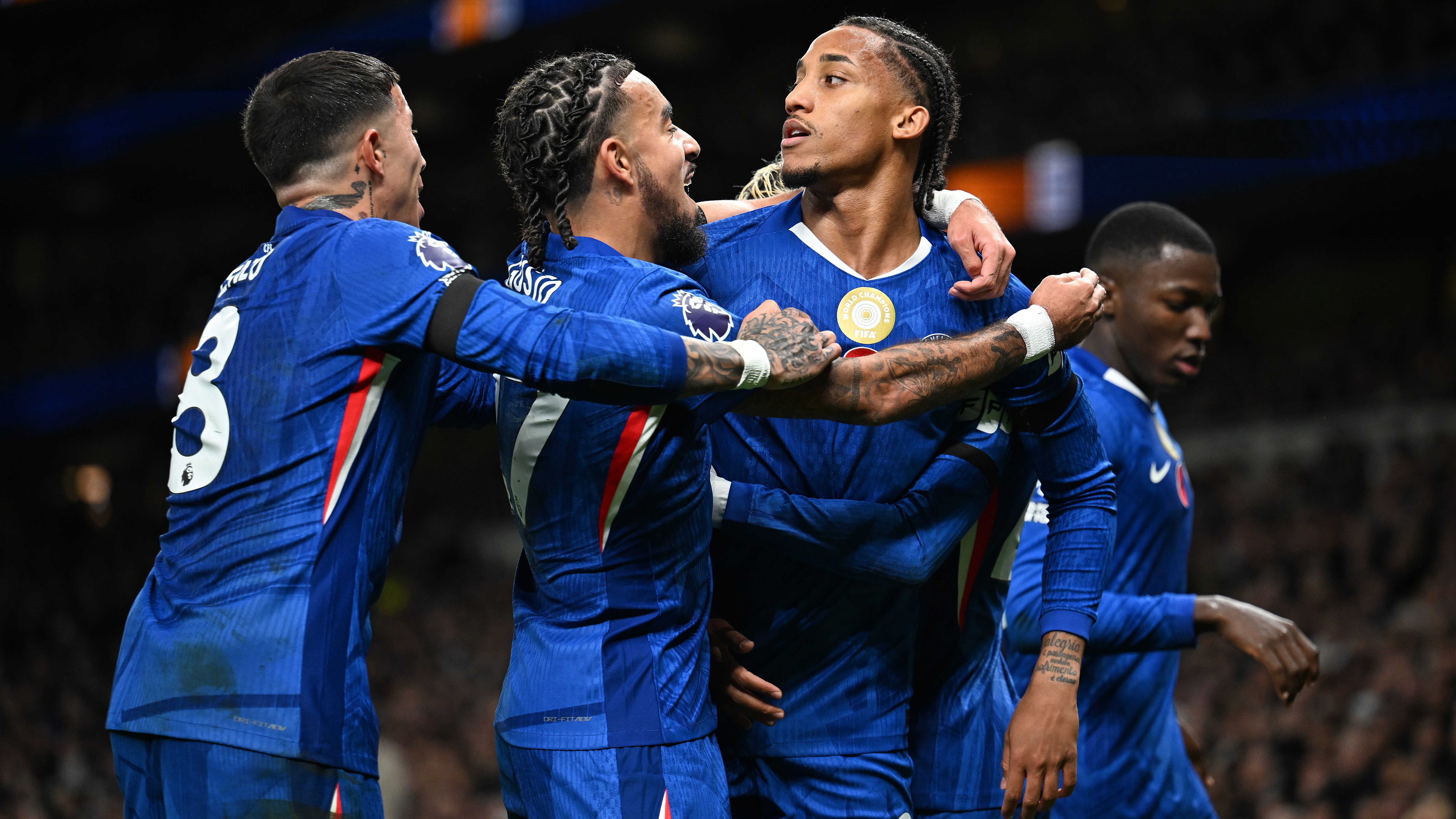 Khi Chelsea làm chủ cuộc chơi từ những tình huống cố định